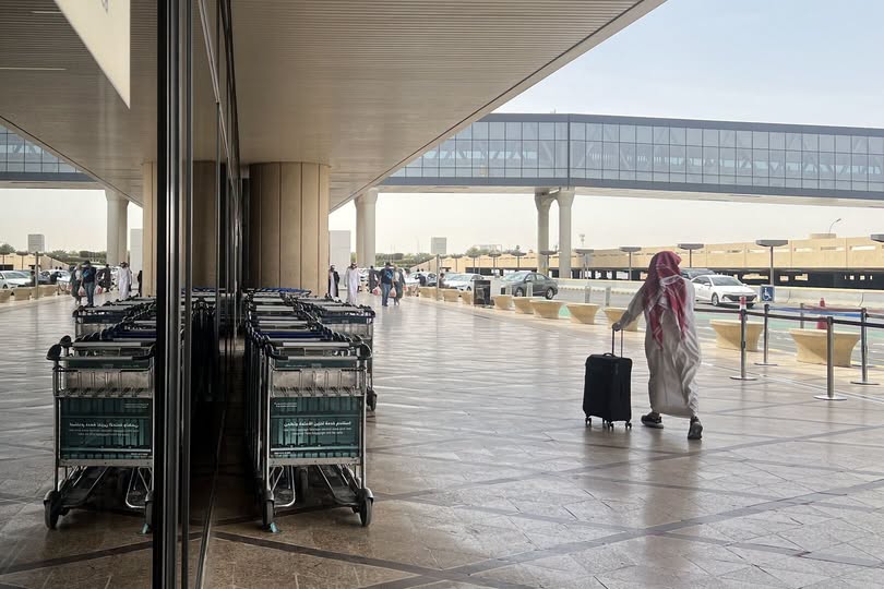 استنفار في السعودية.. إغلاق مطار الرياض وإلغاء رحلات جوية